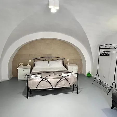 White Dome Retriet Apartment Bari