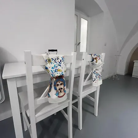Apartment White Dome Retriet