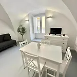 White Dome Retriet * 바리