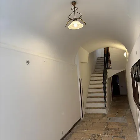 White Dome Retriet Daire