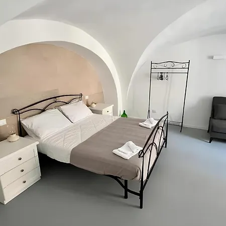White Dome Retriet Apartman Bari